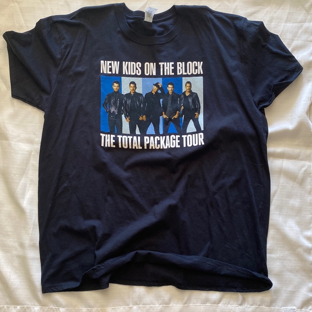 New Never Worn 2XL NKOTB 2017 Official The Total Package Tour T-shirt